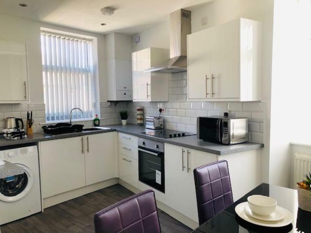 Townhouse @ 51 Balfour St, Stoke Hotel Bagian luar foto
