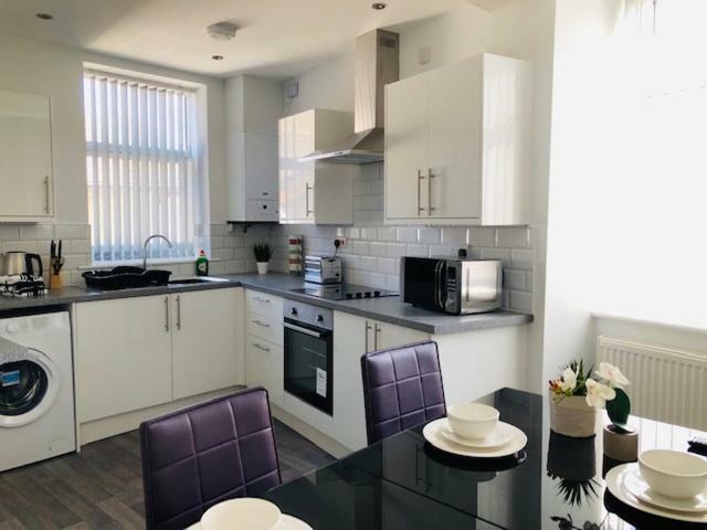 Townhouse @ 51 Balfour St, Stoke Hotel Bagian luar foto